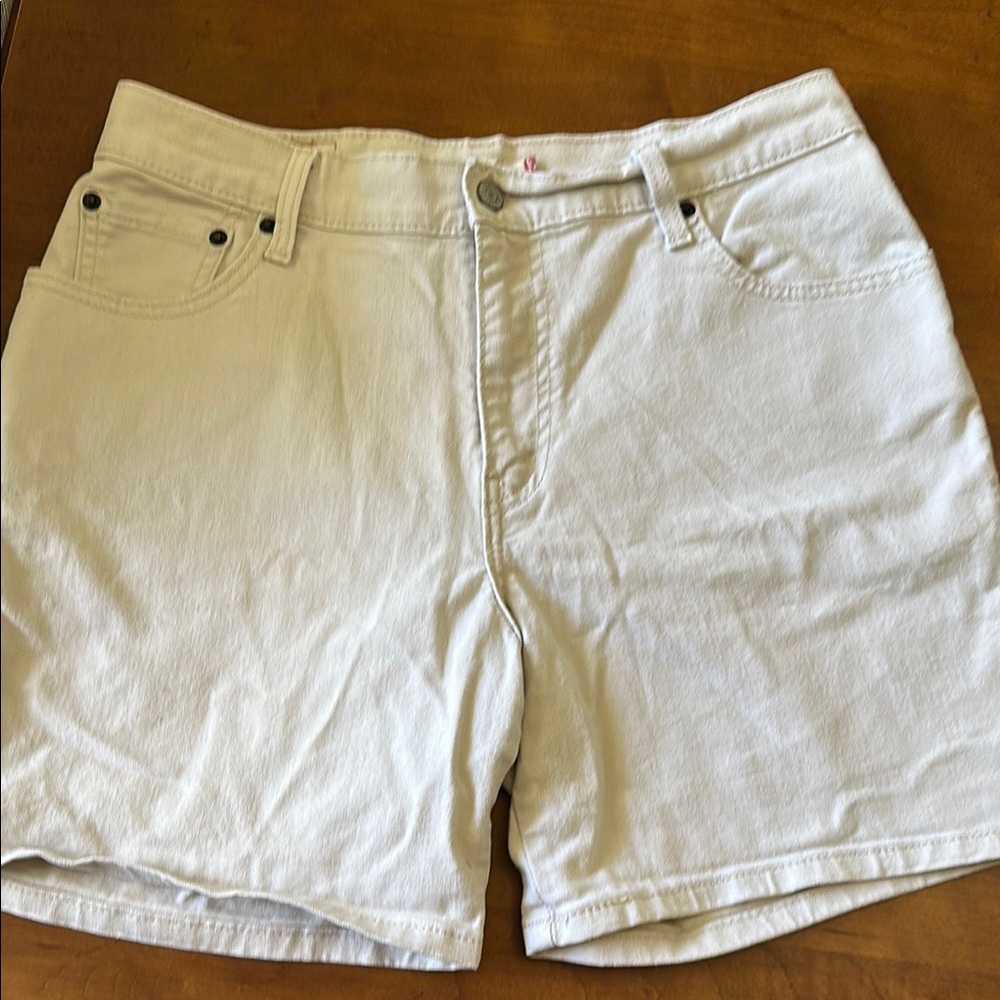 Levi’s Shorts - Relaxed 550 Denim Shorts - size 12